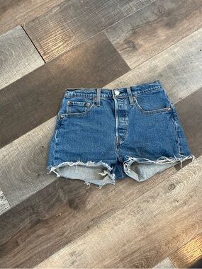 Levi 501 sz 27 Classic High-Waist Blue Denim Cutoff Shorts